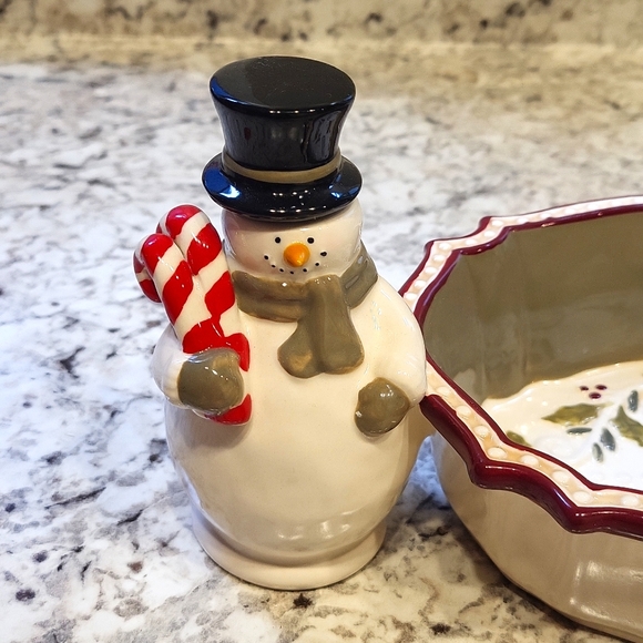 Grasslands Road Winter Settings Snowman Dip Bowl with 2 Spreaders - Picture 5 of 12